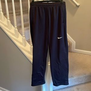 Nike boy’s black joggers.
